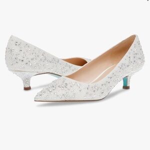 BETSEY JOHNSON Pearl Scout Kitten Heel Pumps new in box 4M2